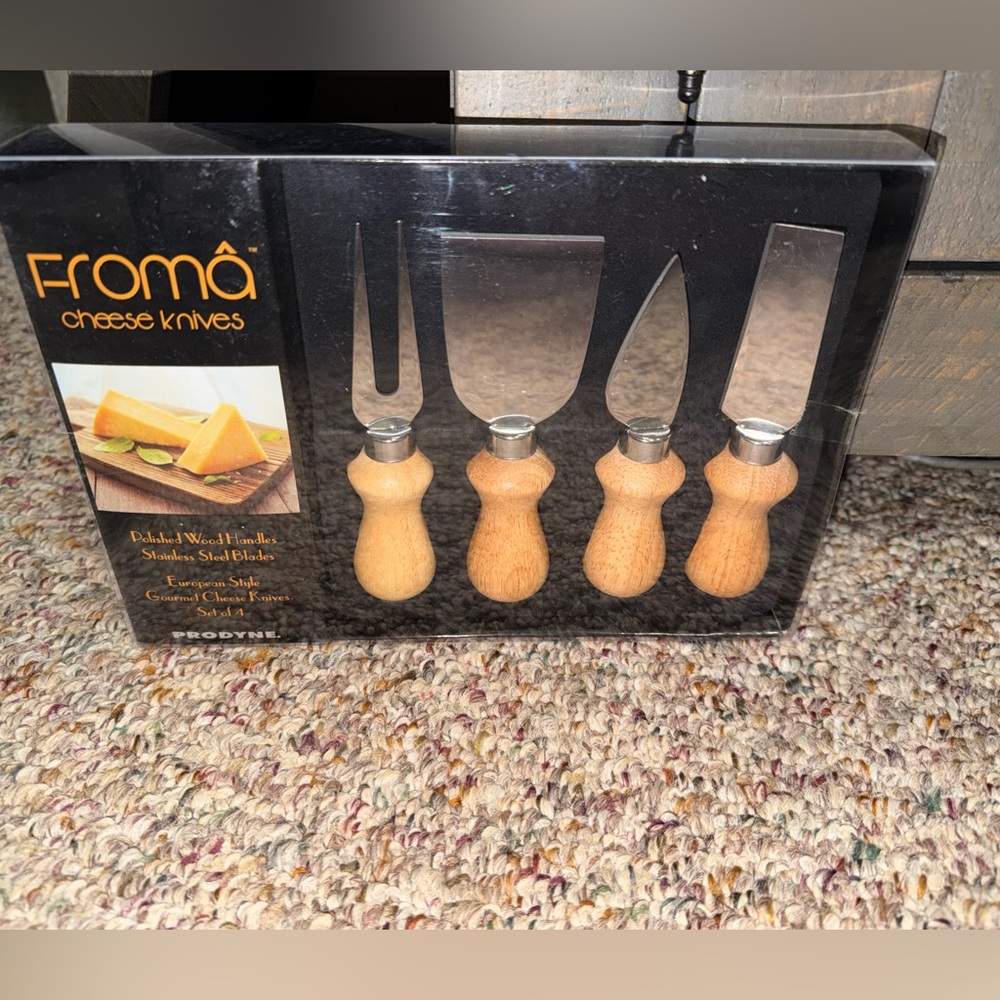 NWT Froma 4-Piece Wood Handle Cheese Knife Set - Natural‎ wood summer holiday